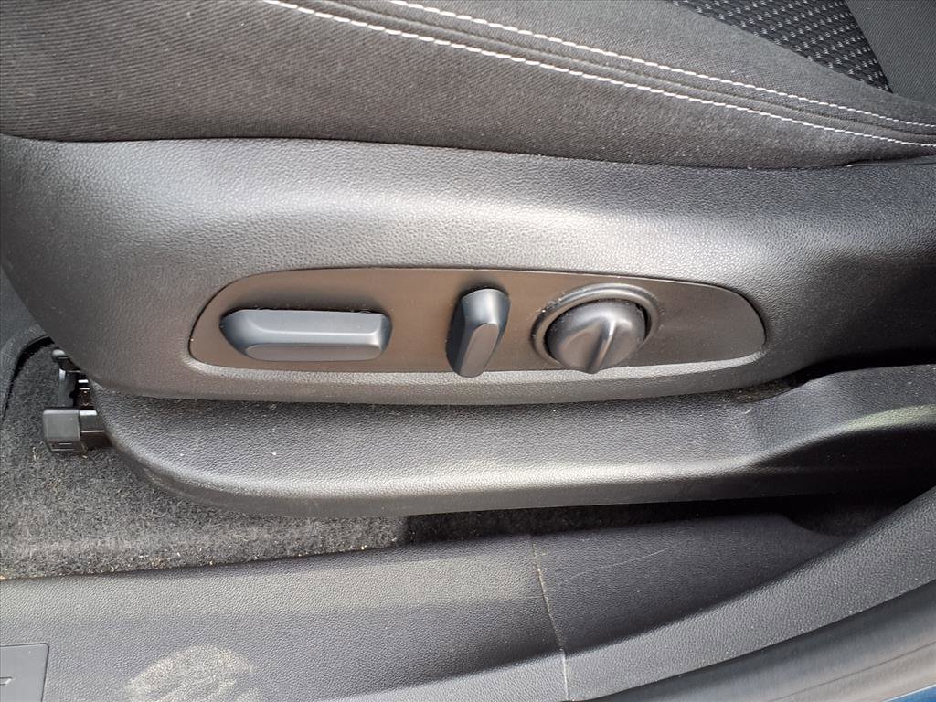 Used 2024 GMC Terrain SLE w/ Driver Convenience Package image 5