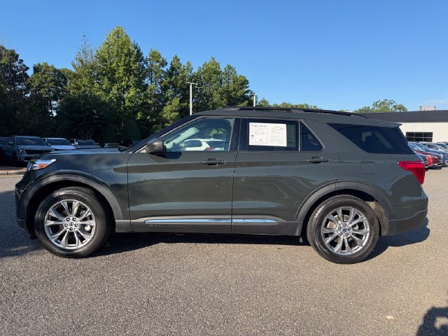 Used 2024 Ford Explorer XLT w/ Equipment Group 202A RWD image 2