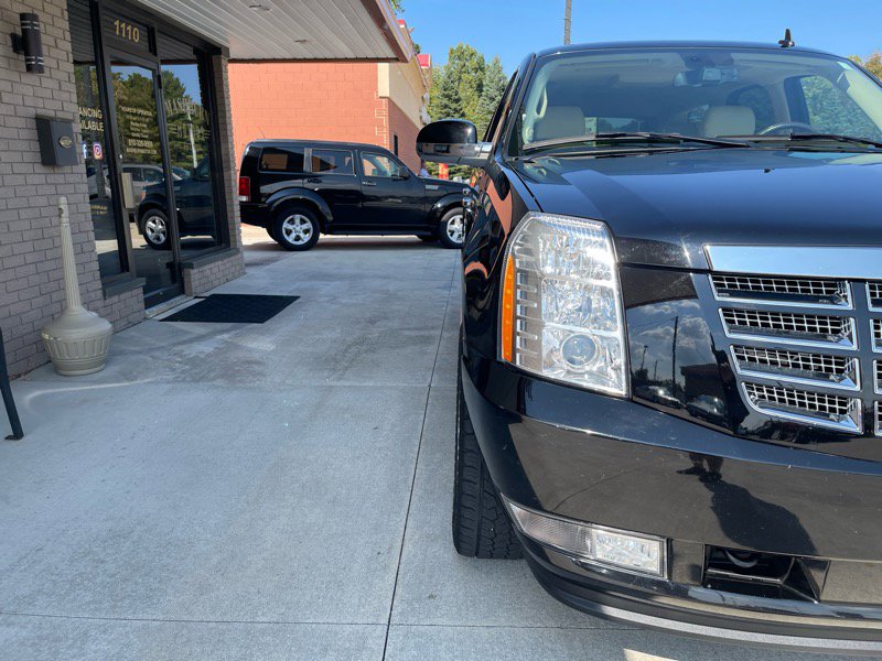Used 2007 Cadillac Escalade AWD w/ Information Package image 6