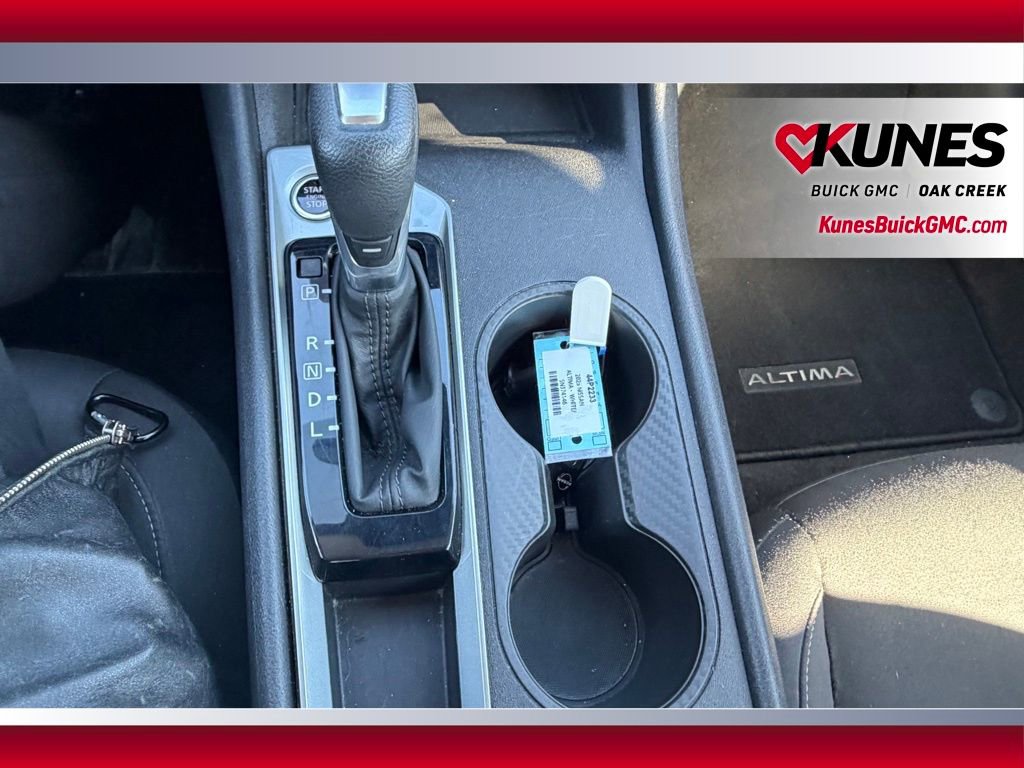 Used 2025 Nissan Altima 2.5 SV FWD image 18