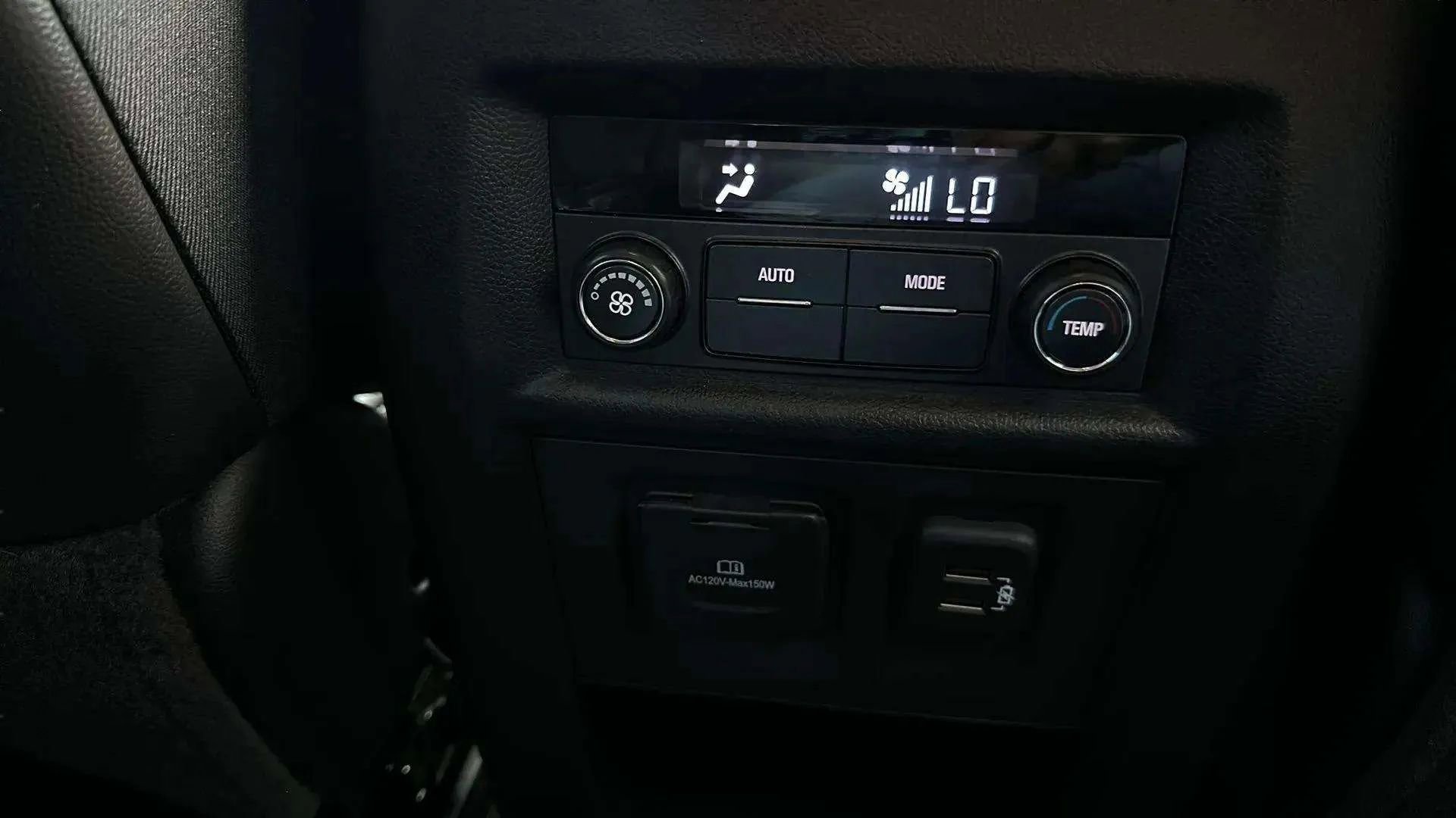 Used 2021 Chevrolet Traverse LT w/ LT Premium Package image 30