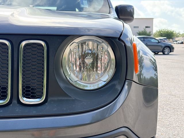 Used 2017 Jeep Renegade Latitude w/ Popular Equipment Group FWD image 9