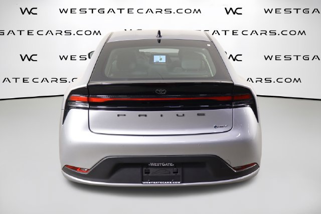 Used 2026 Toyota Prius LE FWD image 4