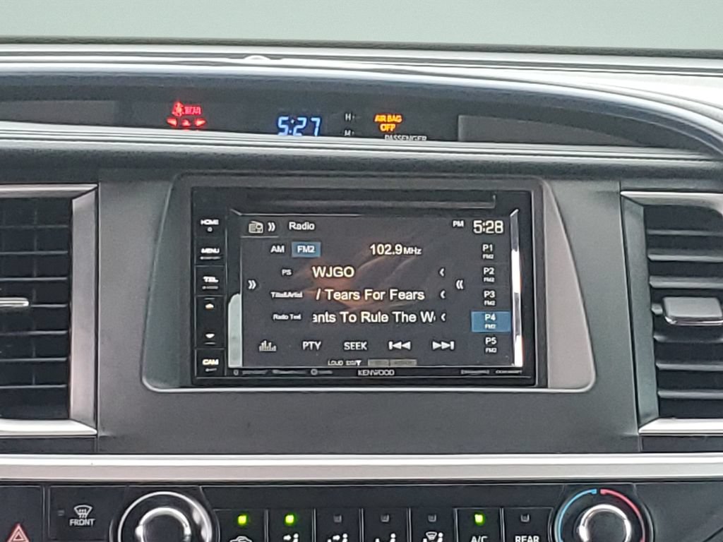 Used 2018 Toyota Highlander LE FWD image 14