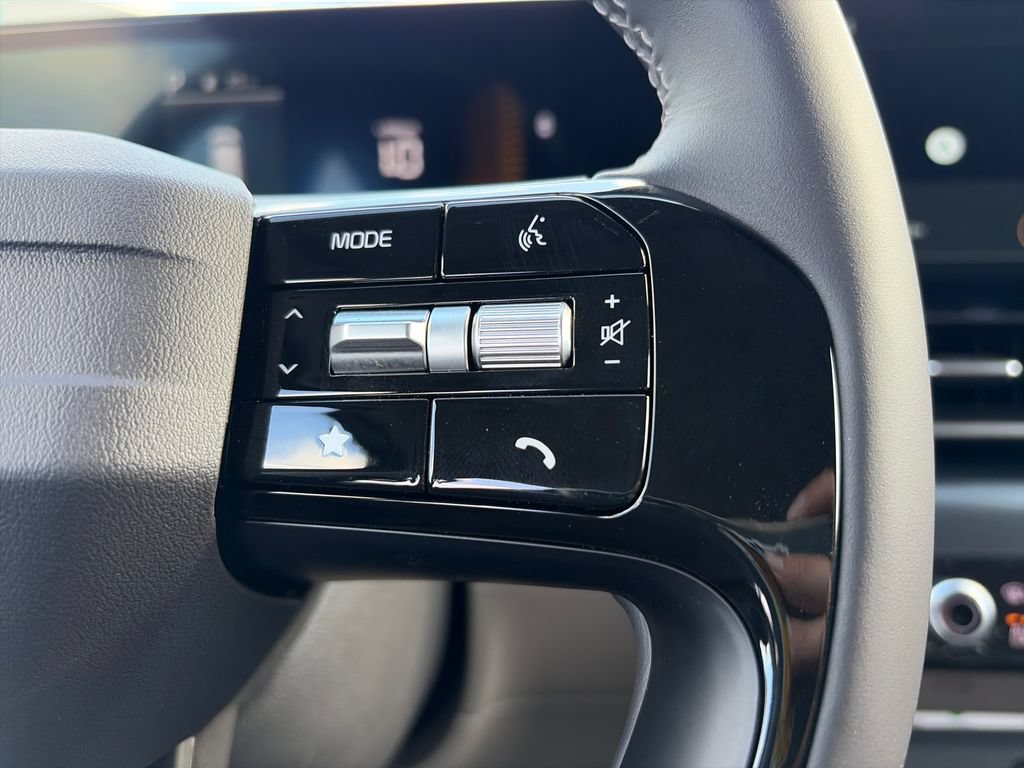 New 2027 Kia Carnival FWD image 12