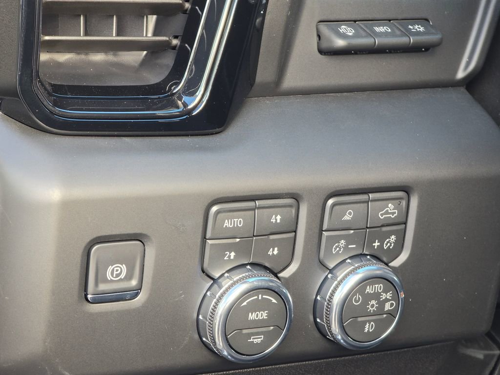 New 2026 GMC Sierra 3500 AT4 w/ AT4 Premium Plus Package AWD/4WD image 37