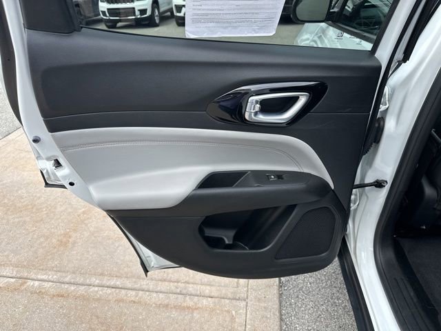 Certified 2022 Jeep Compass Limited image 22