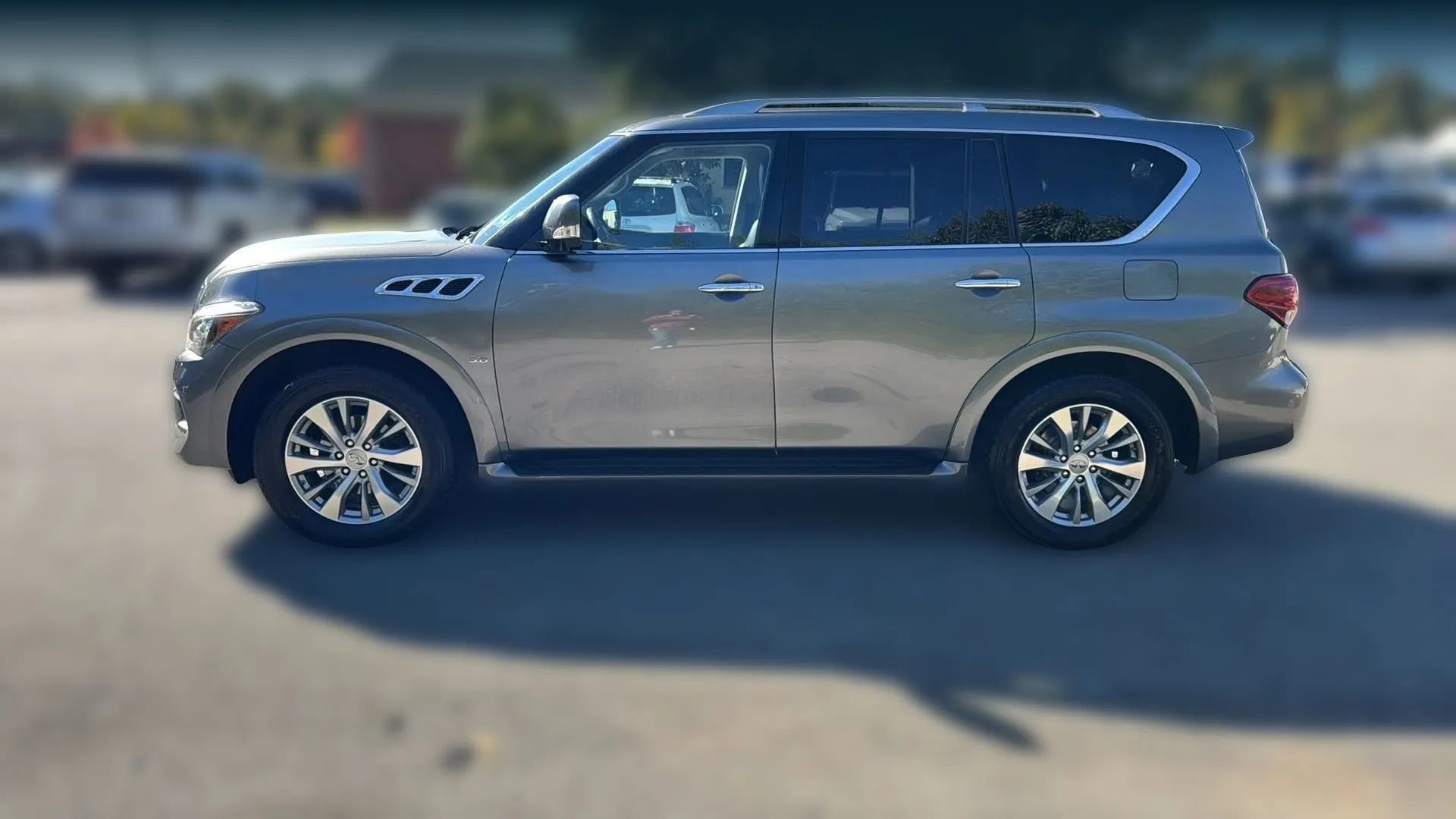 Used 2016 INFINITI QX80 4WD w/ Driver's Assistance Package image 8