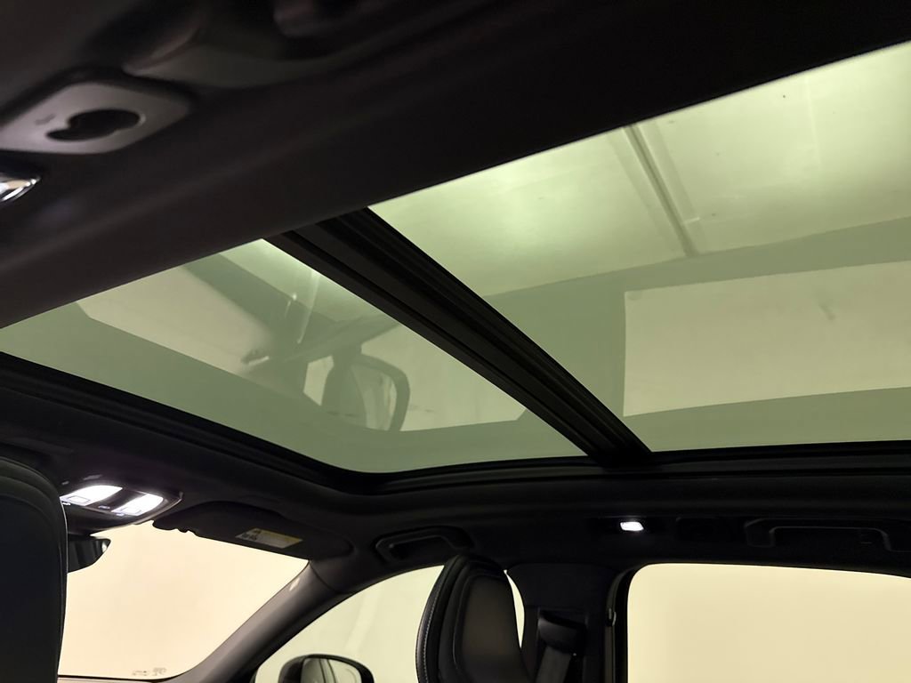 Used 2022 Volvo XC60 B5 R-Design w/ Protection Package Premier image 12