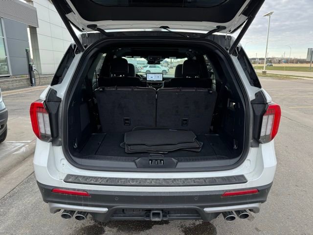 Certified 2025 Ford Explorer Platinum w/ Ultimate Package image 40