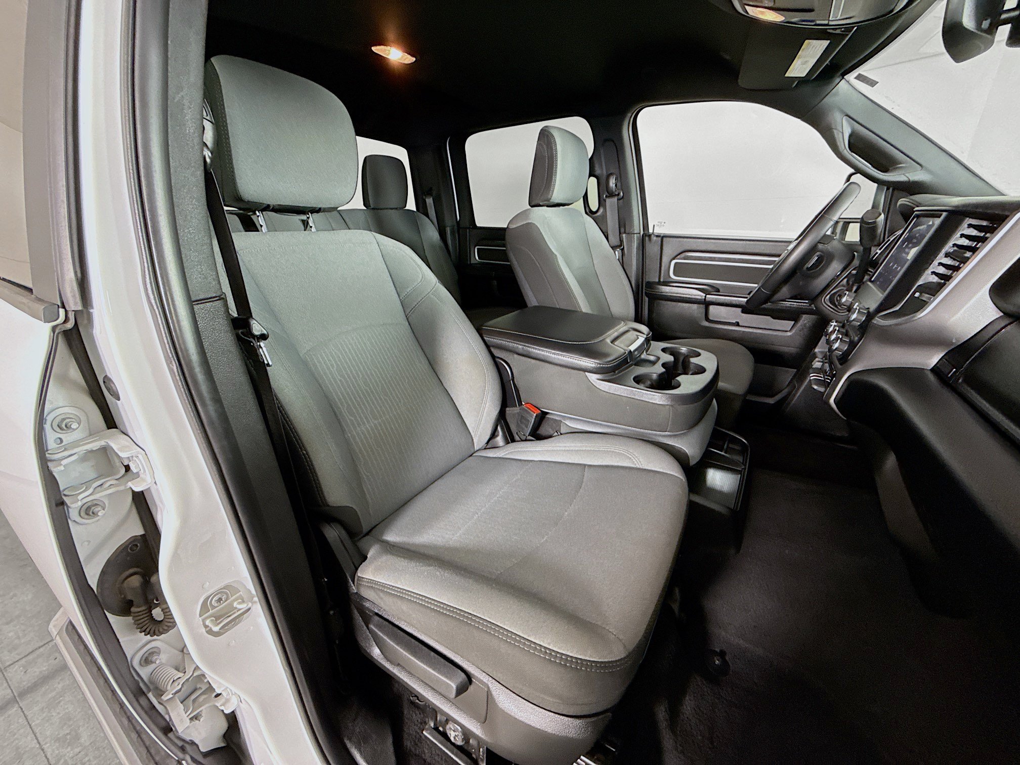 Used 2024 RAM 2500 Big Horn AWD/4WD image 33