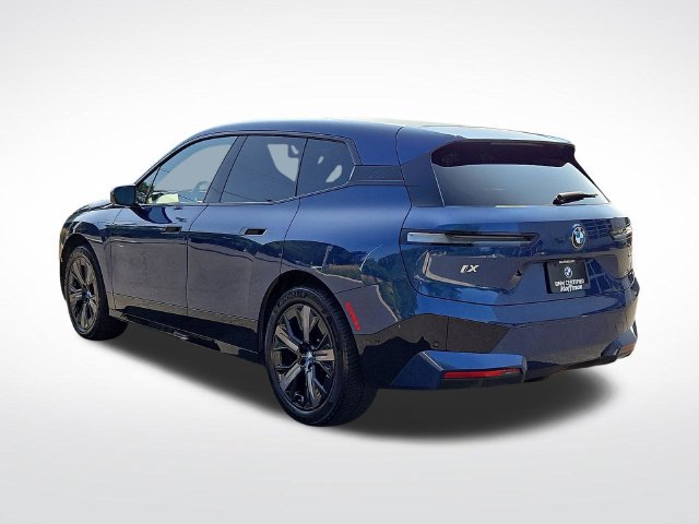 Used 2024 BMW iX xDrive50 w/ Sport Package AWD/4WD image 5