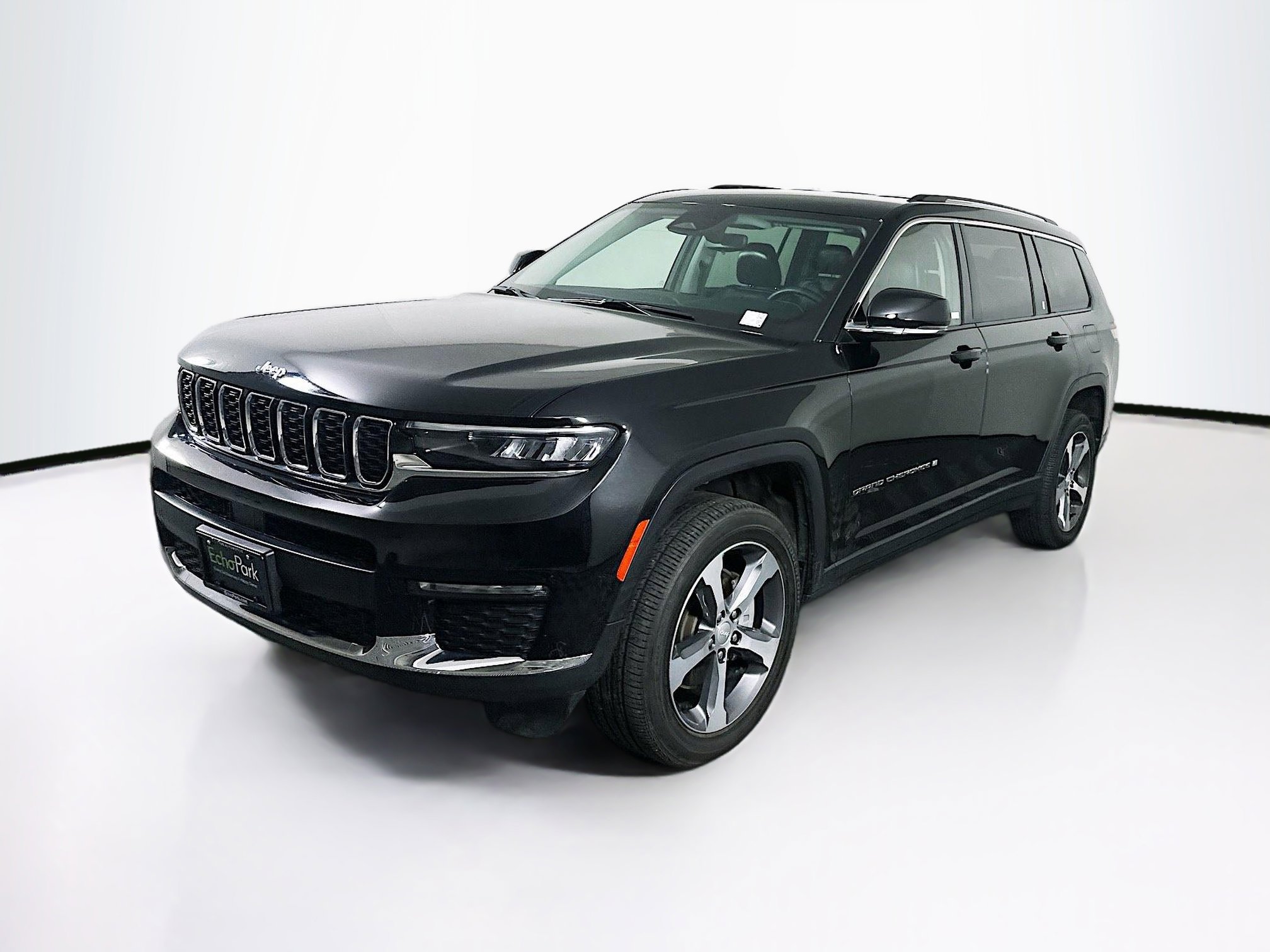 Used 2023 Jeep Grand Cherokee L Limited image 3
