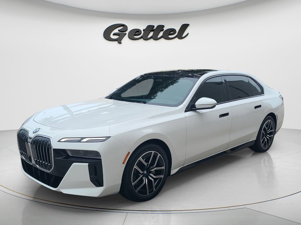 Used 2023 BMW 740i RWD image 1