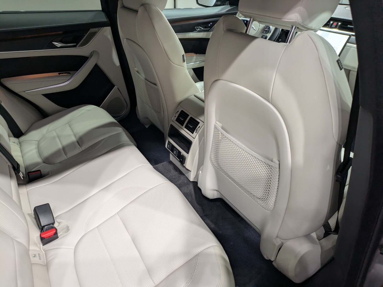 New 2026 Jaguar F-PACE R-Dynamic S AWD/4WD image 22
