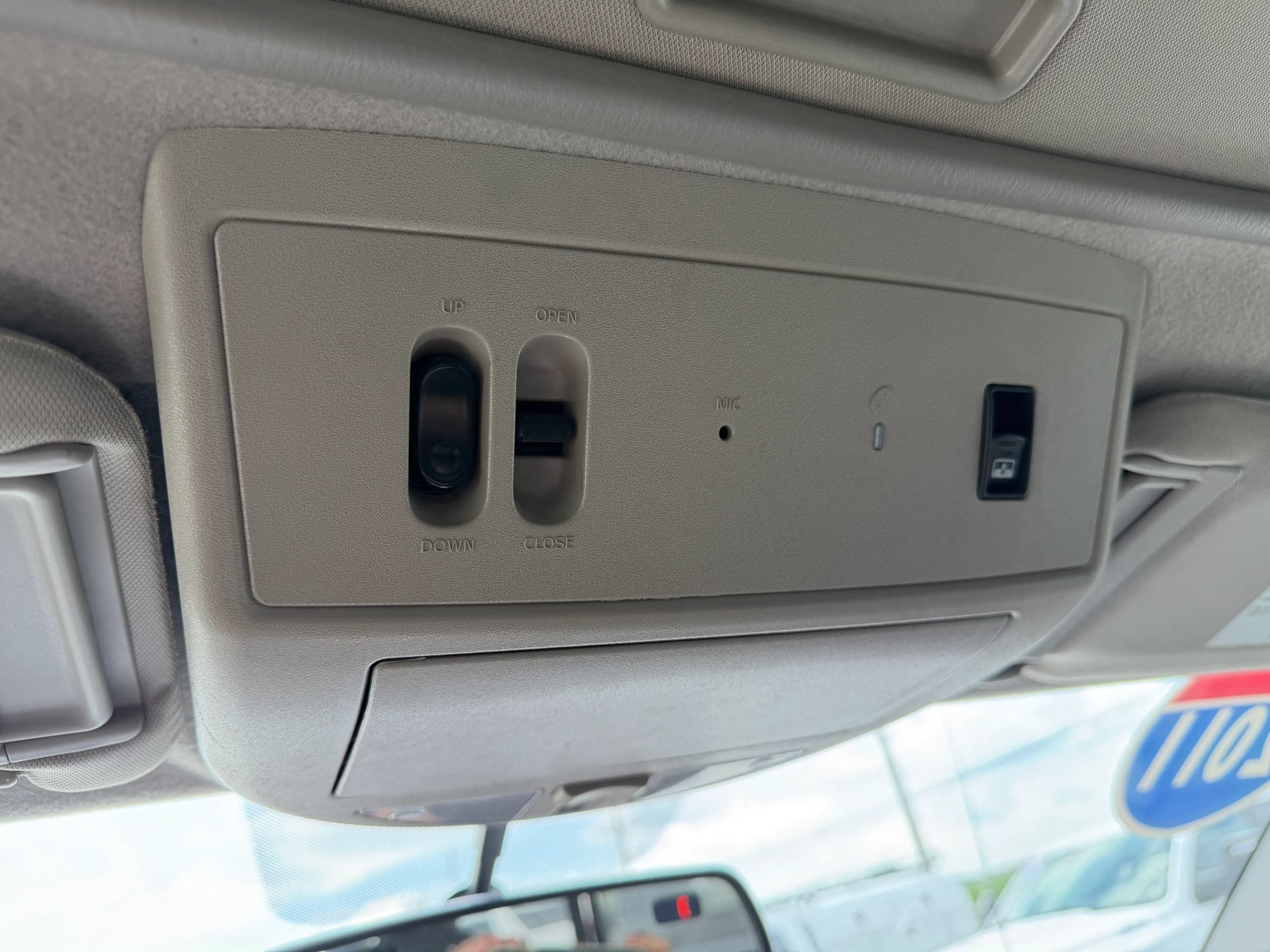 Used 2011 Nissan Titan 4x4 Crew Cab image 21