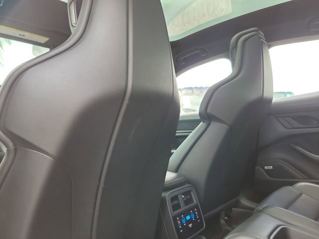 Used 2022 Porsche Taycan GTS image 11