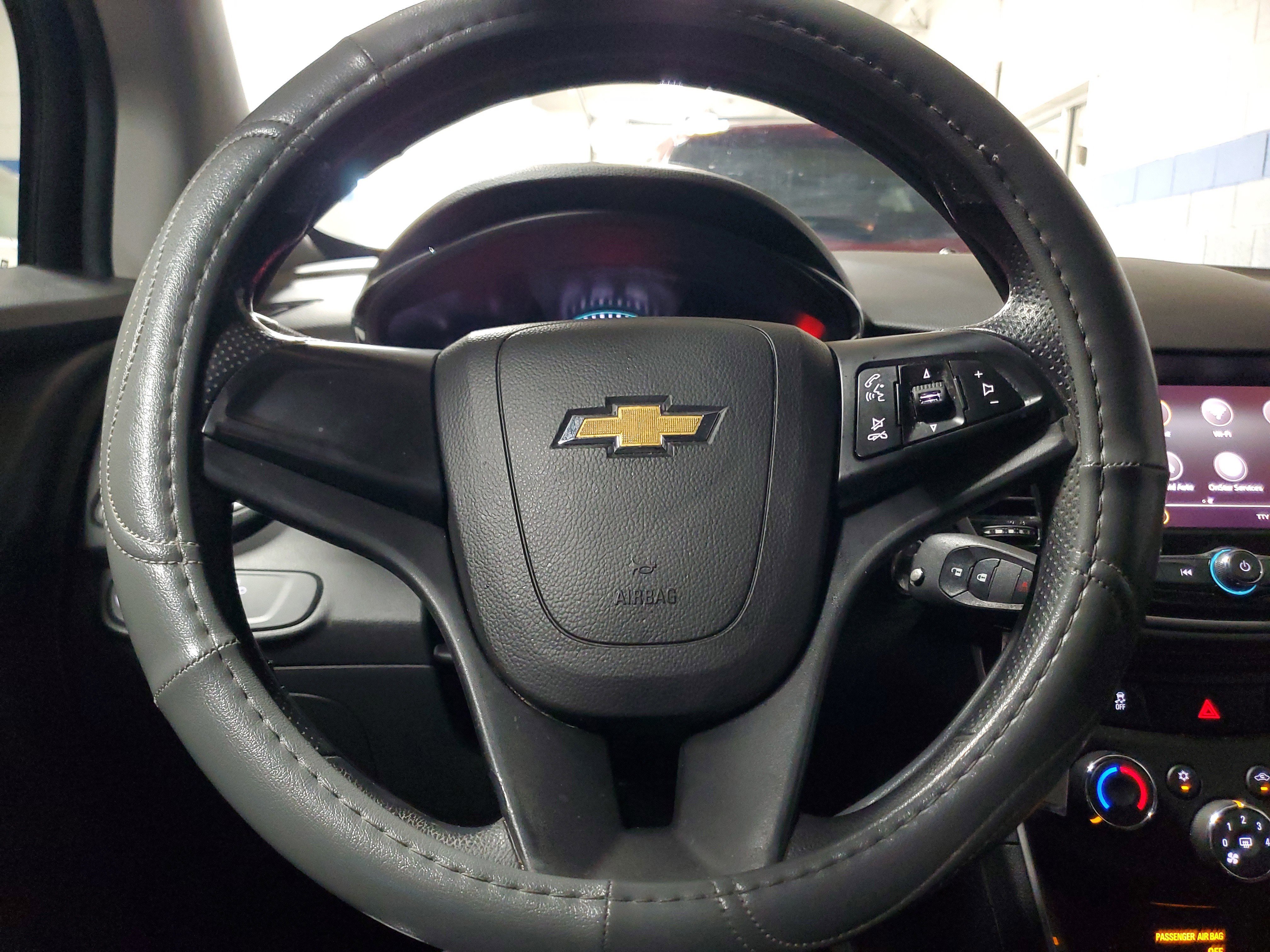 Used 2021 Chevrolet Trax LS image 22