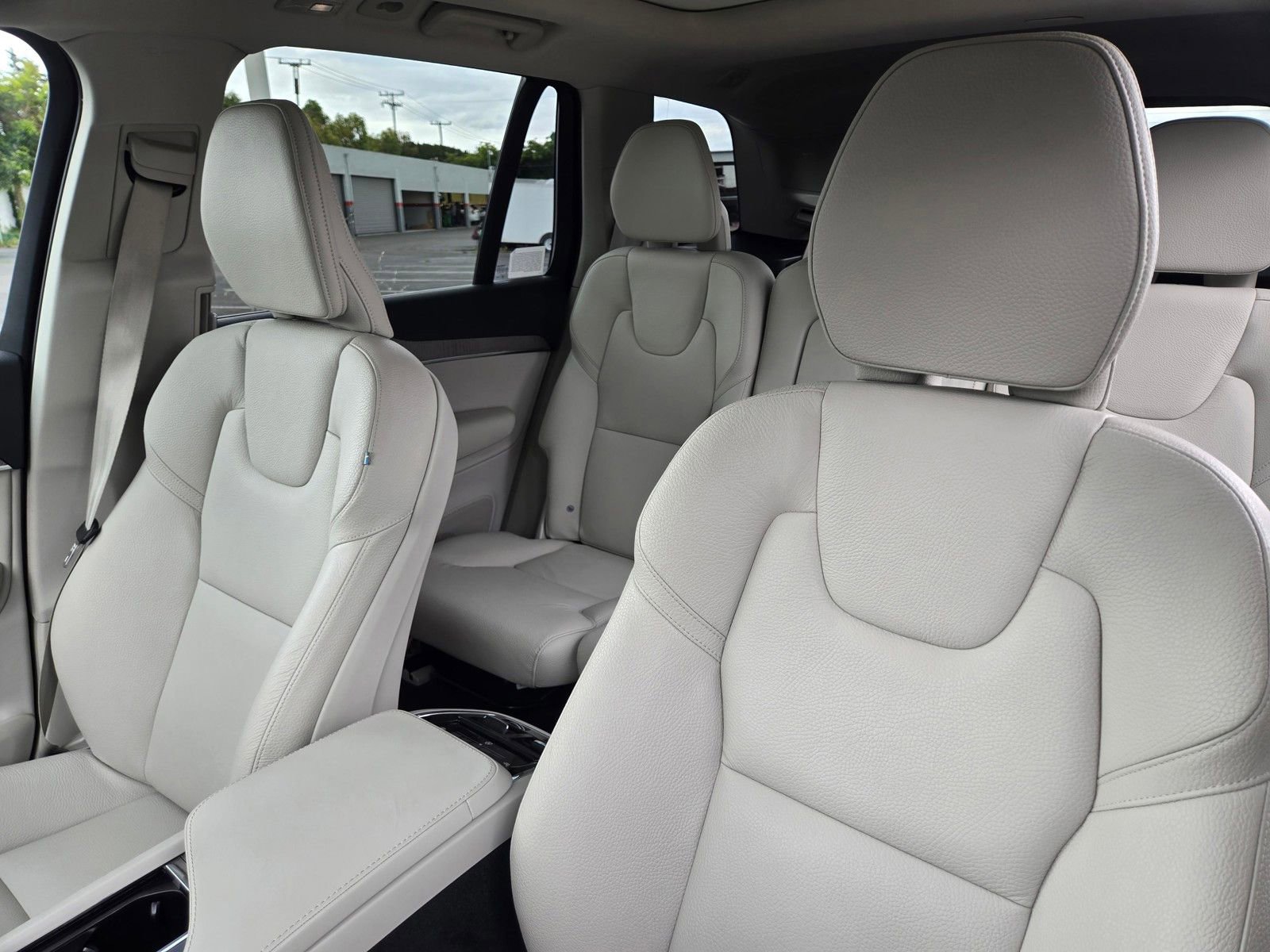 Certified 2023 Volvo XC90 B6 Plus w/ Protection Package Premier AWD/4WD image 12