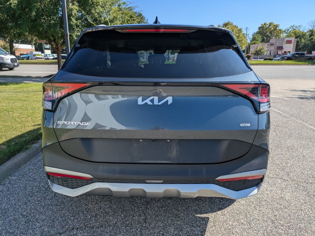 Used 2023 Kia Sportage EX AWD/4WD image 5