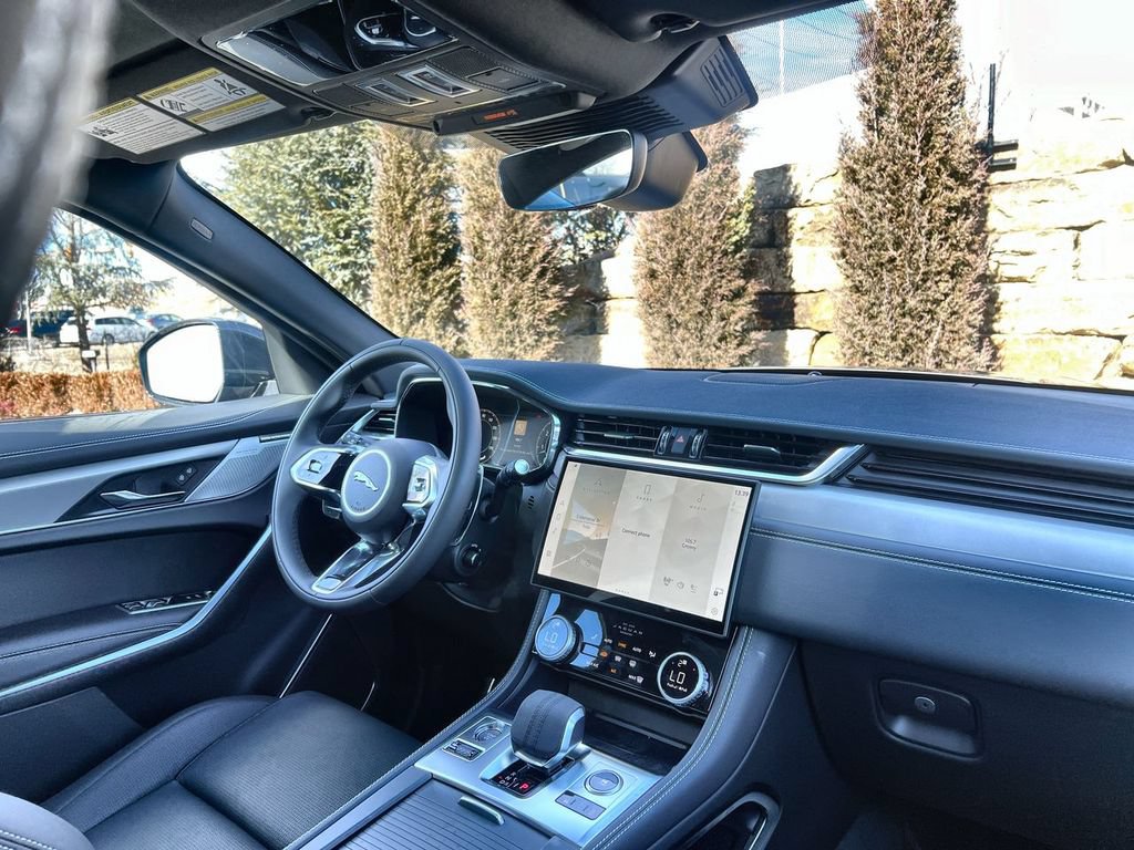 Used 2025 Jaguar F-PACE R-Dynamic S AWD/4WD image 14