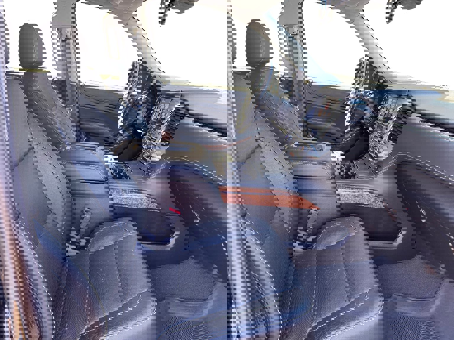 Used 2019 Chevrolet Suburban Premier w/ RST 6.2L Performance Edition image 17