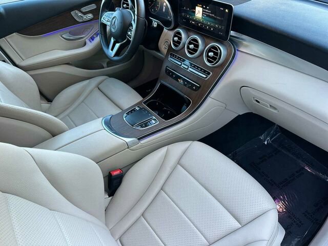 Used 2022 Mercedes-Benz GLC 300 w/ Multimedia Package Lite image 19