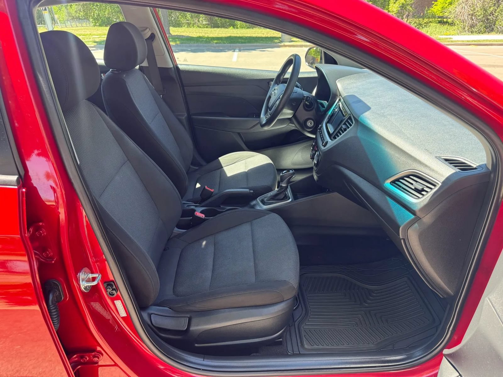 Used 2021 Hyundai Accent SE FWD image 18