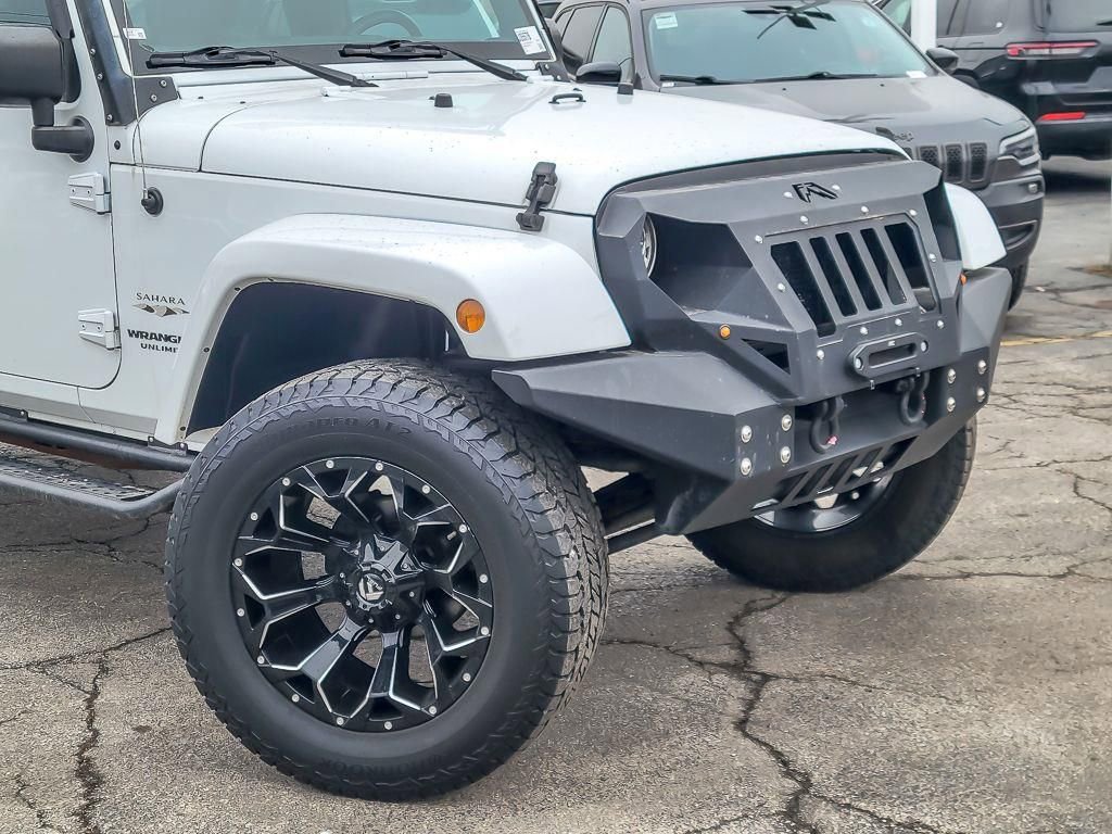 Used 2017 Jeep Wrangler Unlimited Sahara w/ Connectivity Group image 2