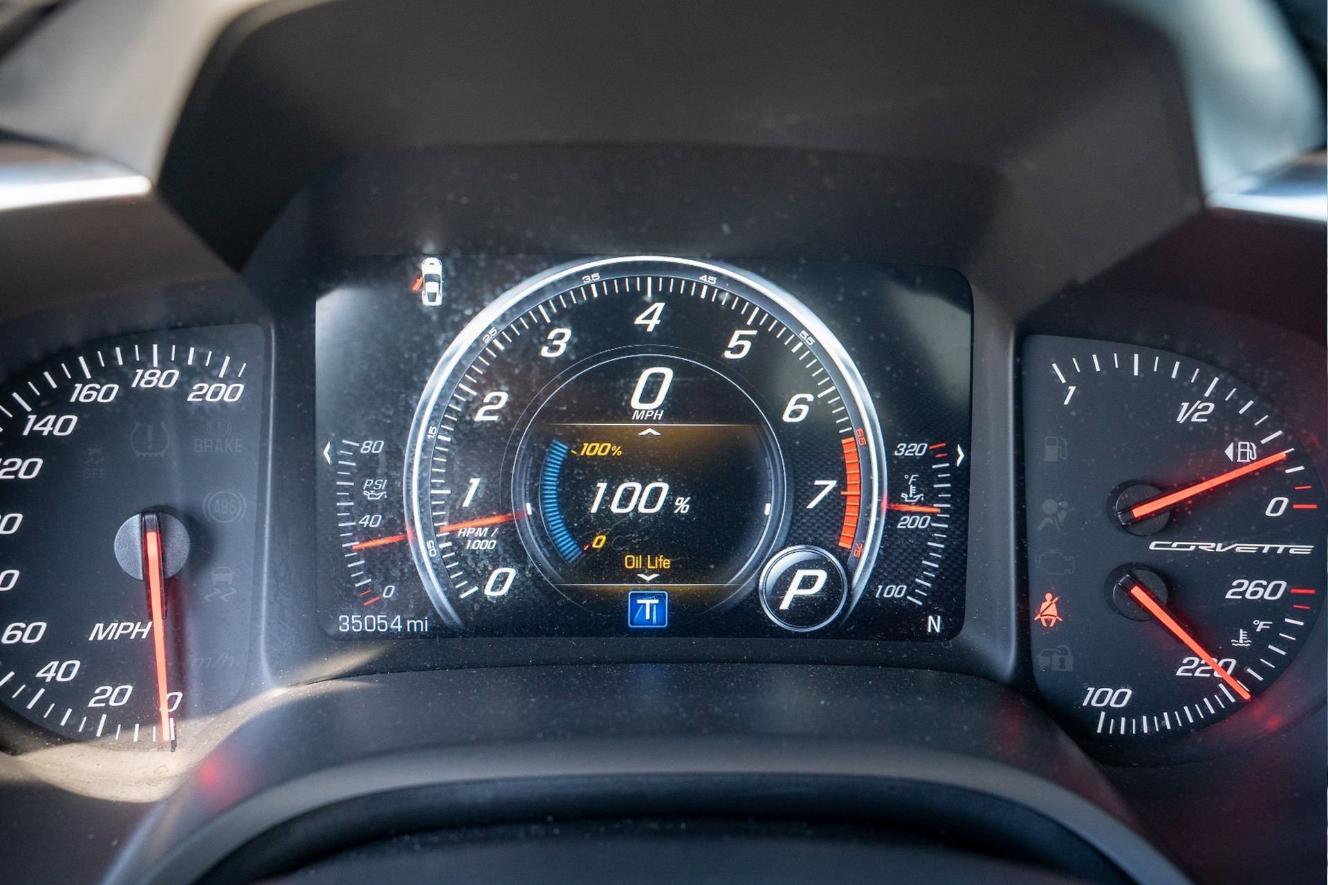 Used 2019 Chevrolet Corvette Stingray Coupe w/ 1LT image 28