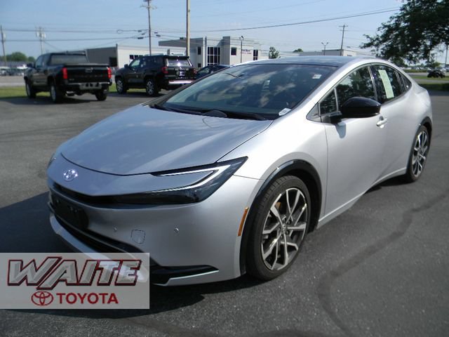 Used 2024 Toyota Prius Prime FWD image 5