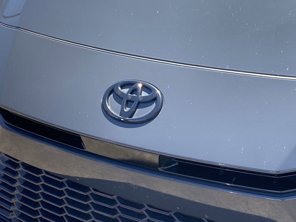 Used 2026 Toyota Camry XSE FWD image 33