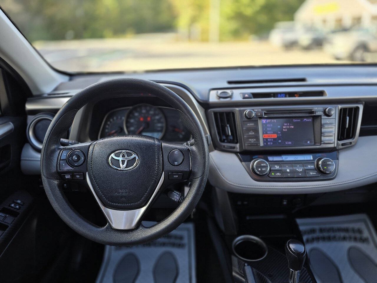 Used 2013 Toyota RAV4 XLE AWD/4WD image 27