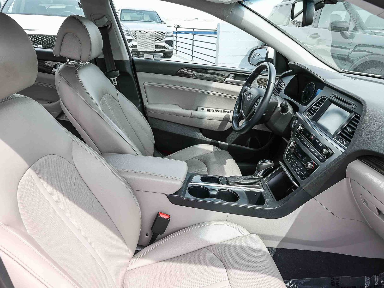 Used 2017 Hyundai Sonata Limited image 19
