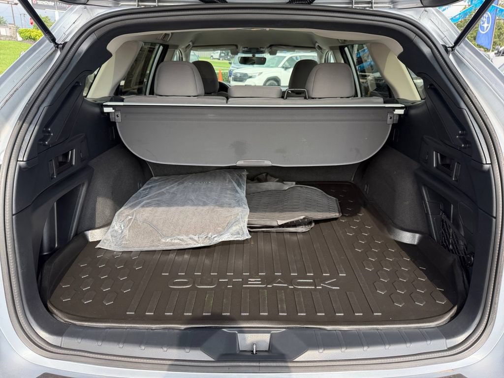 Used 2022 Subaru Outback Premium AWD/4WD image 15