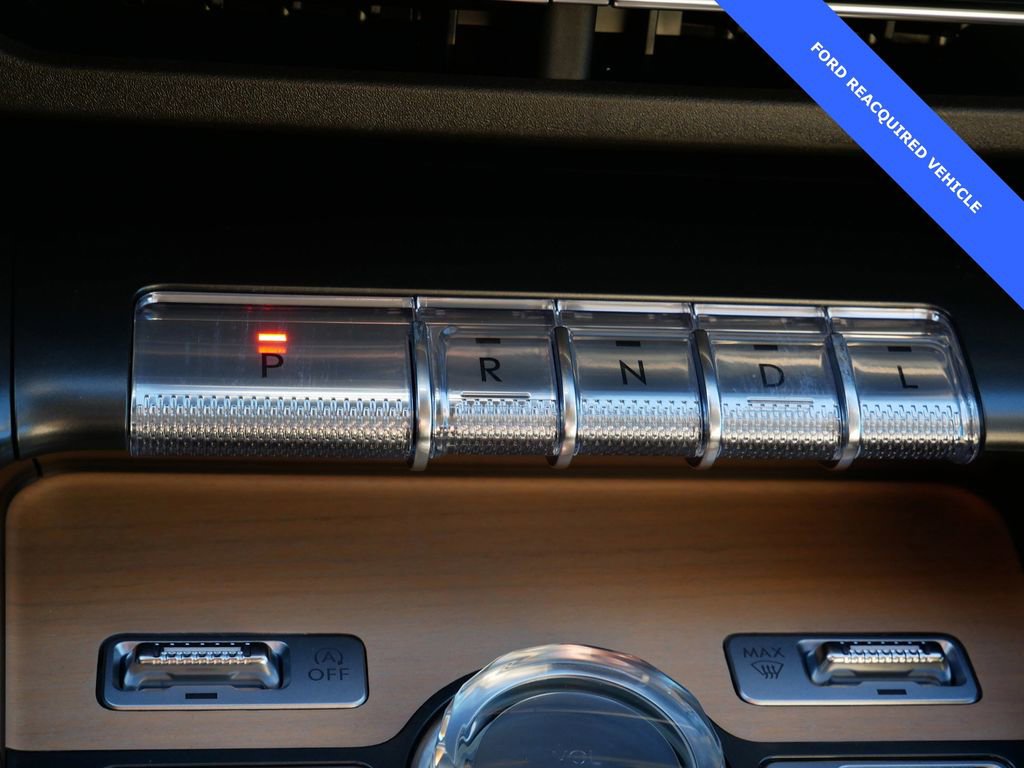 Used 2025 Lincoln Nautilus Reserve image 23