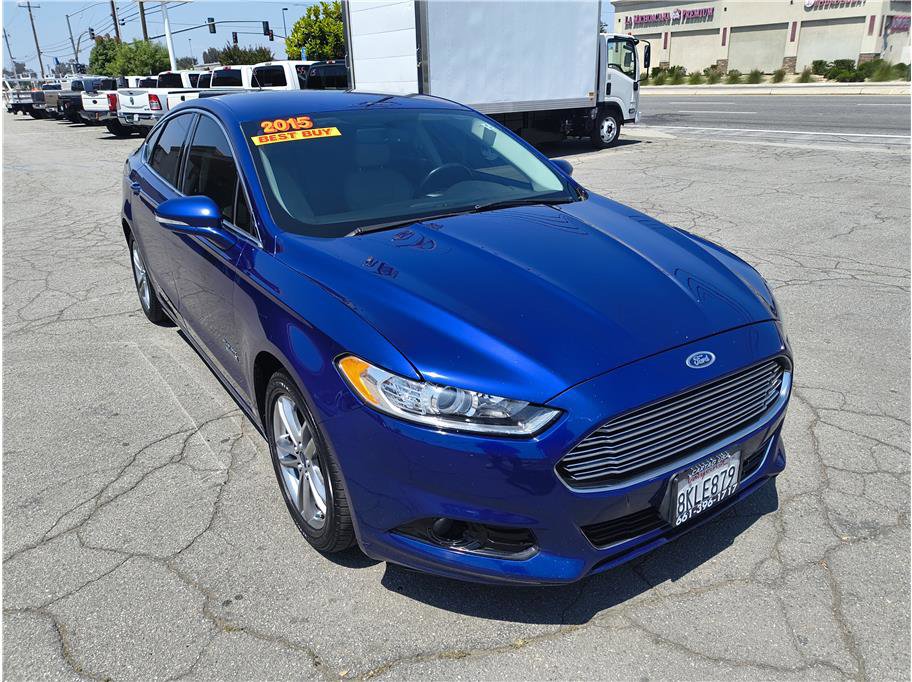 Used 2015 Ford Fusion Energi Titanium FWD image 2
