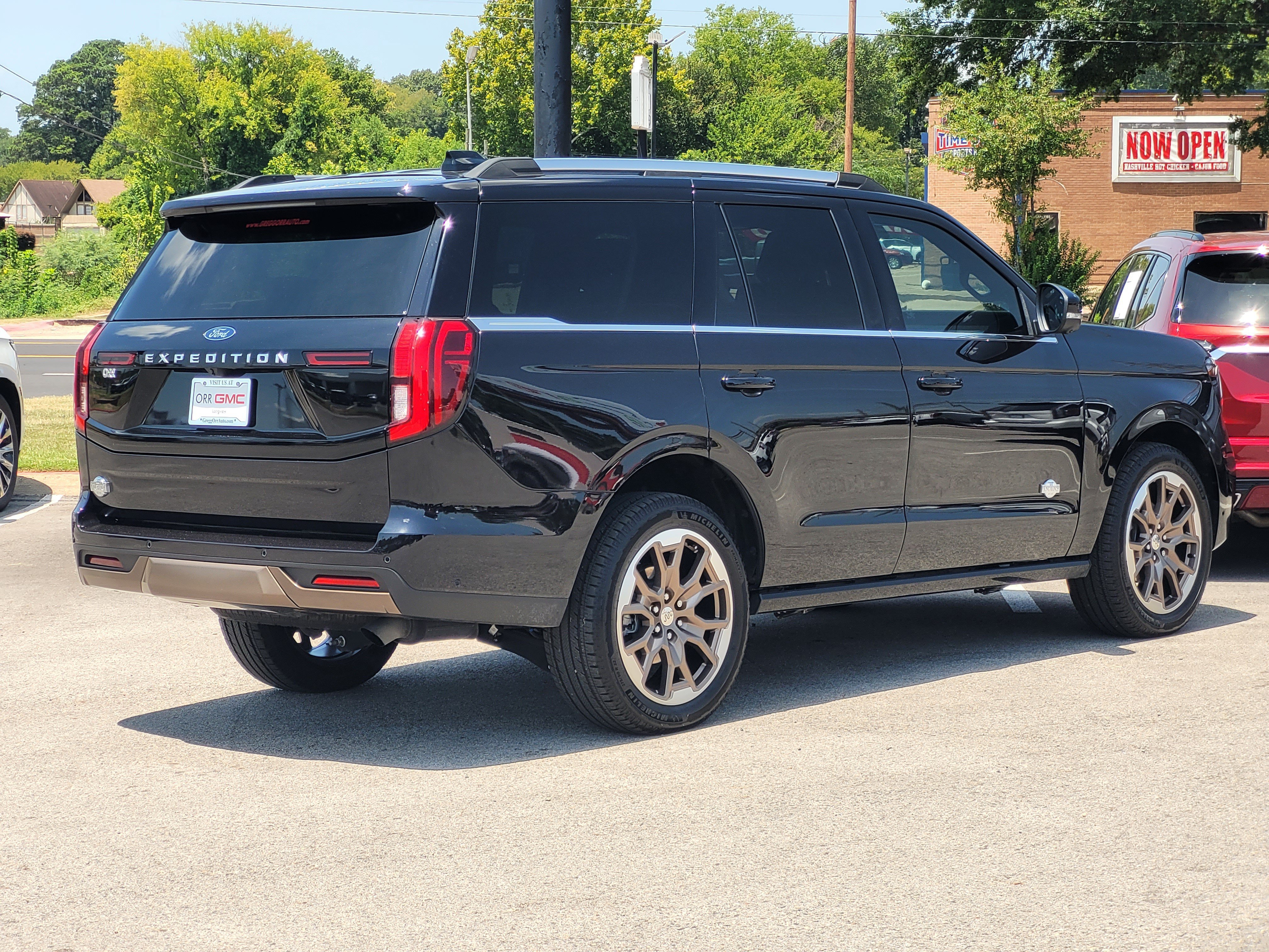 Used 2025 Ford Expedition King Ranch AWD/4WD image 4