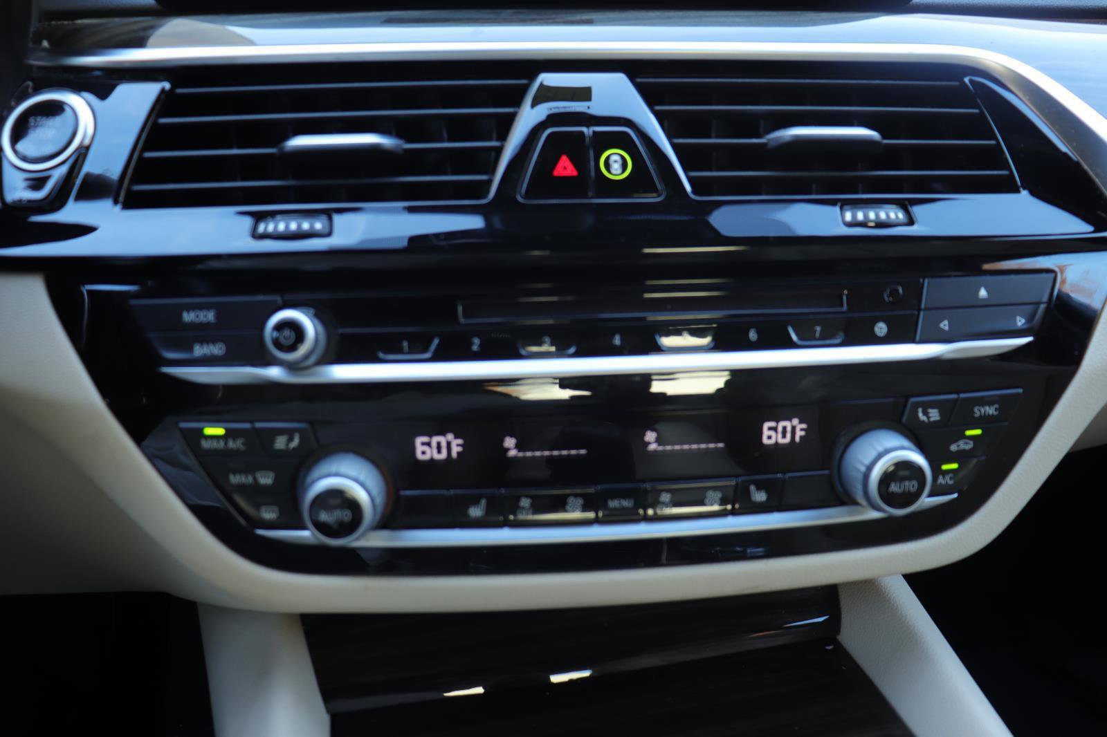 Used 2018 BMW 530i w/ Premium Package image 32