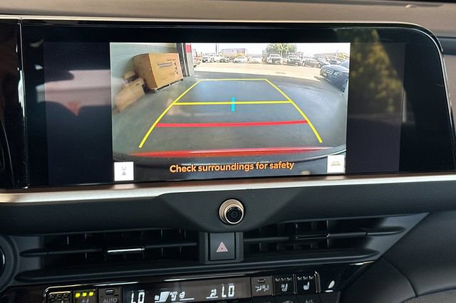 Certified 2024 Toyota Crown AWD/4WD image 23