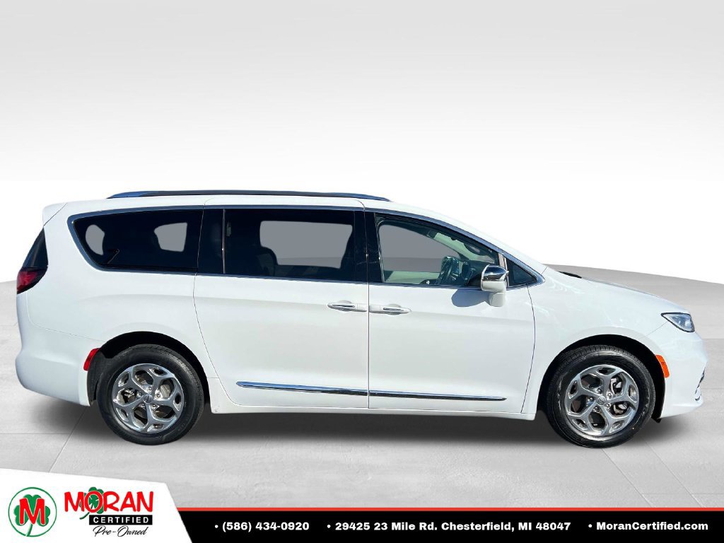 Used 2021 Chrysler Pacifica Limited AWD/4WD image 6