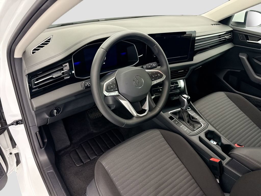 Used 2025 Volkswagen Jetta S image 9