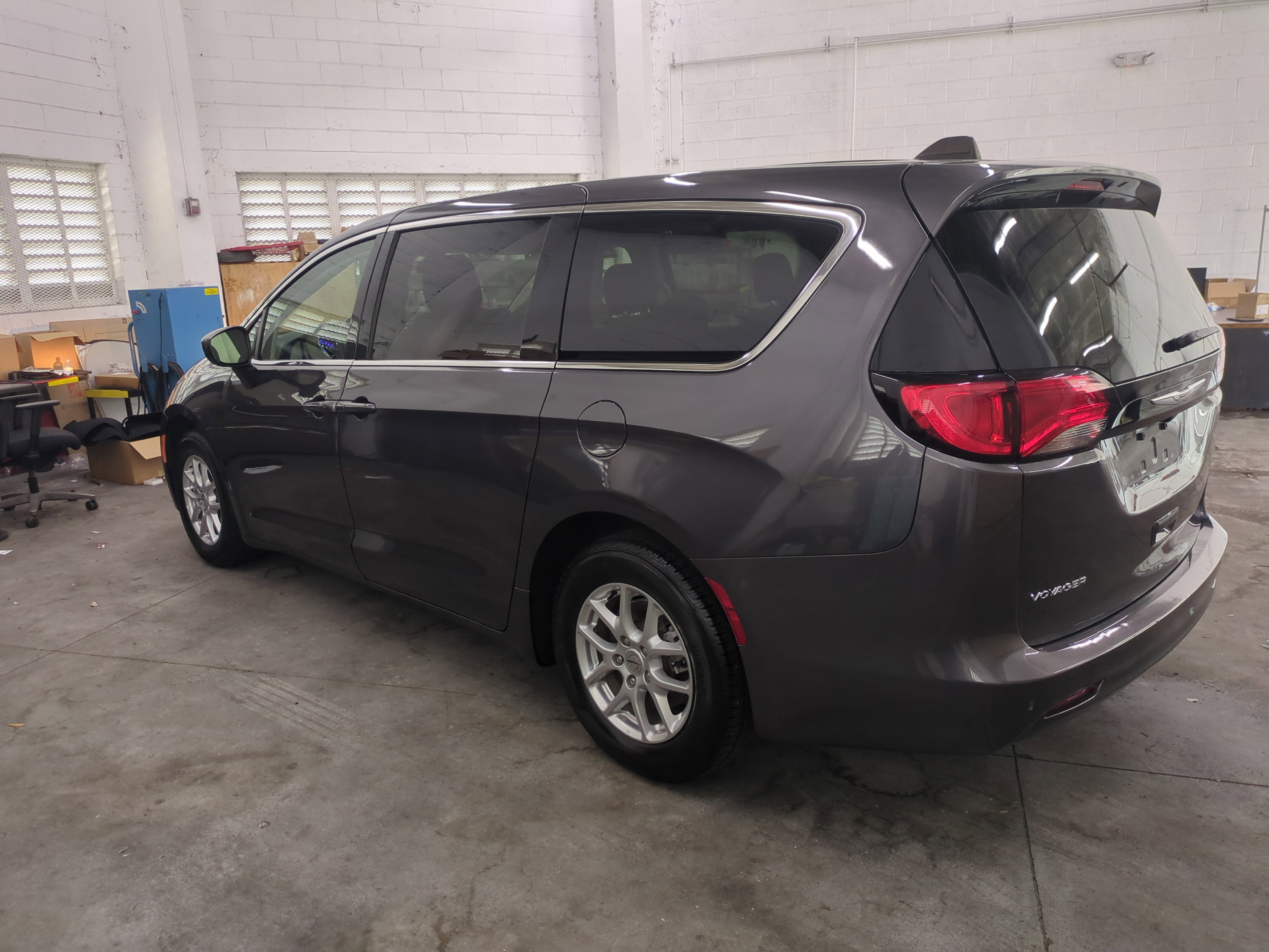 Certified 2022 Chrysler Voyager LX image 7