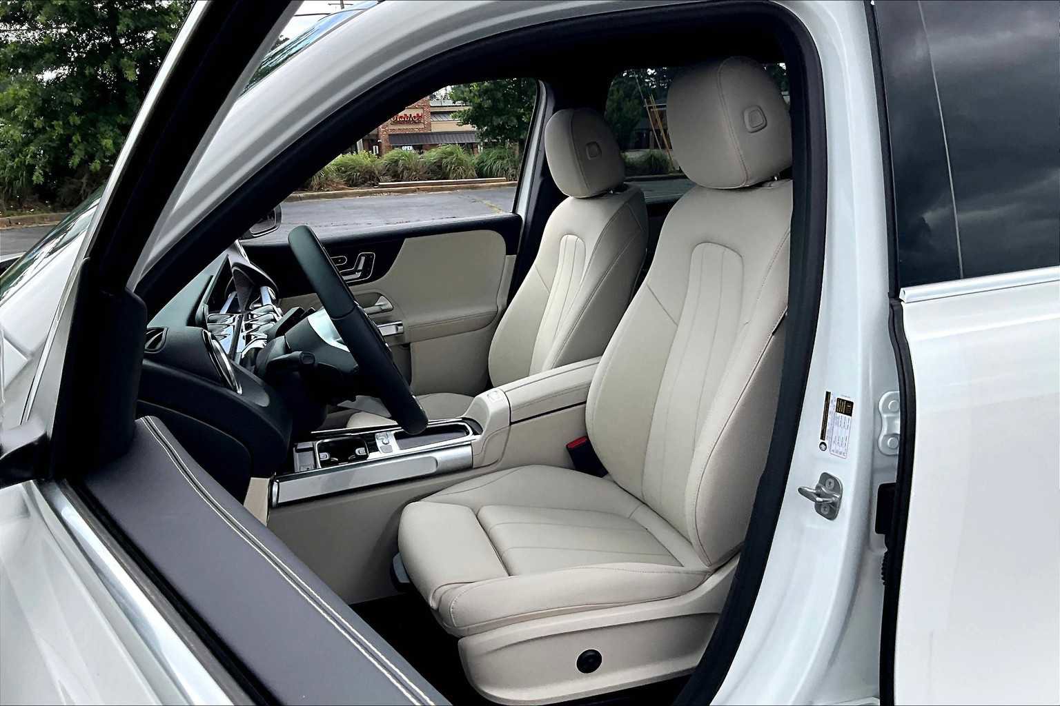 Used 2025 Mercedes-Benz GLB 250 image 7