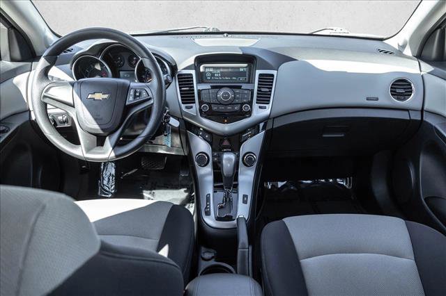Used 2013 Chevrolet Cruze LS FWD image 16
