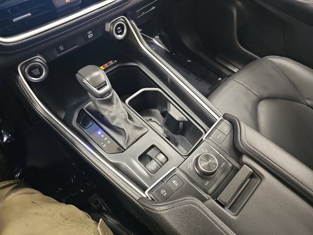 Certified 2024 Toyota Grand Highlander AWD image 25