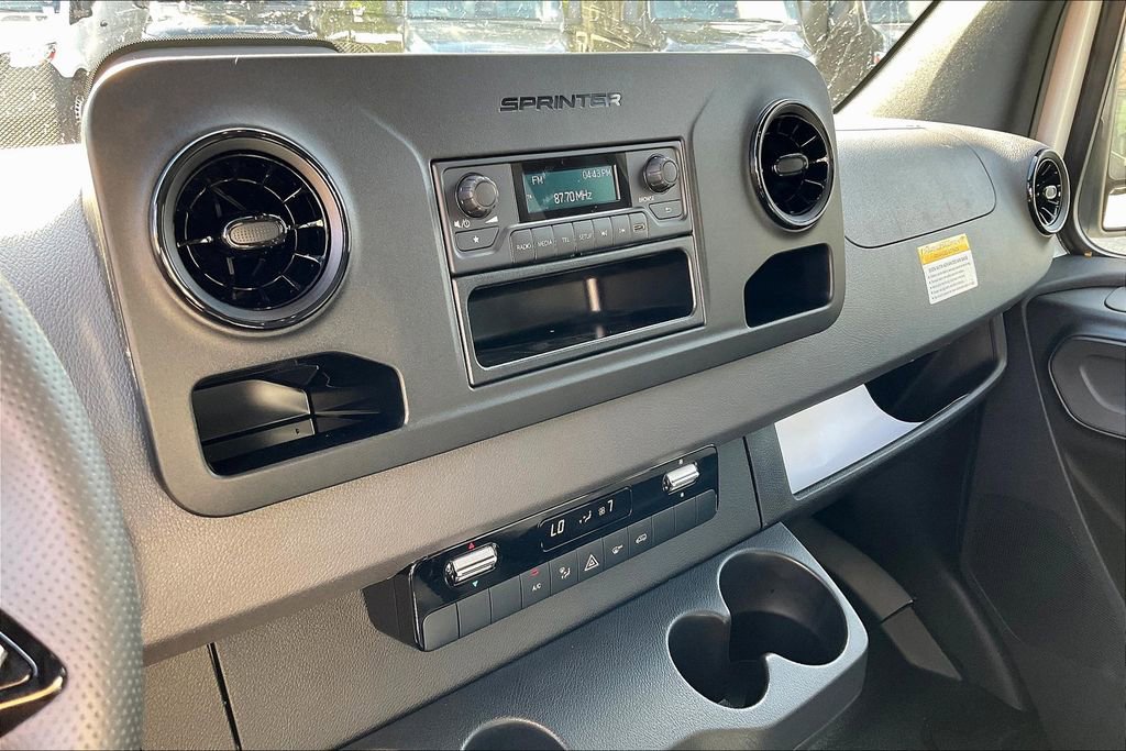 New 2025 Mercedes-Benz Sprinter 4500 image 6
