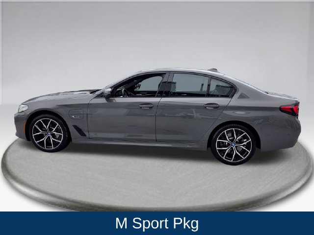 Used 2022 BMW 530e w/ Premium Package RWD image 18