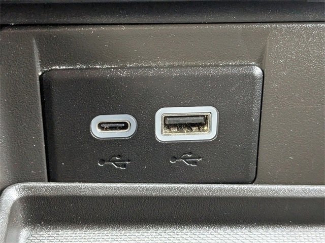 Used 2024 GMC Yukon XL Denali image 28