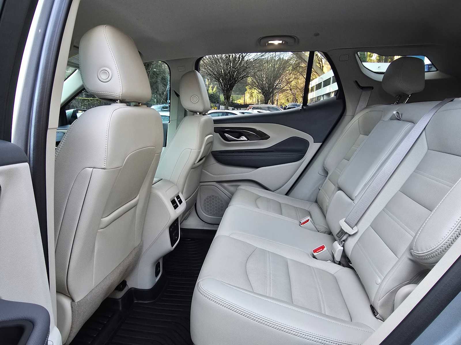 Used 2024 GMC Terrain Denali w/ Denali Premium Package image 16